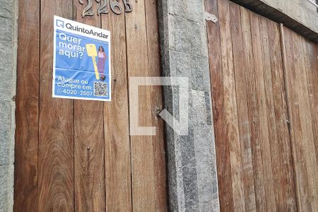 Casa de condomínio para alugar com 250m², 4 quartos e 1 vaga Casa de condomínio para alugar com 250m², 4 quartos e 1 vagaFachada e placa