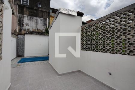 Casa de condomínio para alugar com 250m², 4 quartos e 1 vaga Casa de condomínio para alugar com 250m², 4 quartos e 1 vagaTerraço