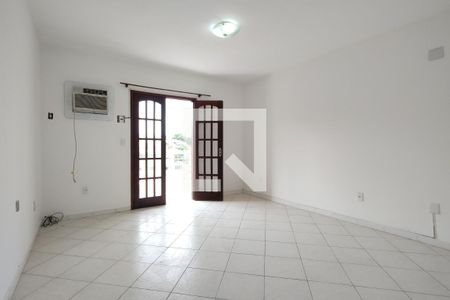 Casa de condomínio para alugar com 250m², 4 quartos e 1 vaga Casa de condomínio para alugar com 250m², 4 quartos e 1 vagaSuíte 1