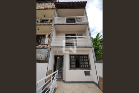 Casa de condomínio para alugar com 250m², 4 quartos e 1 vagaFachada da casa