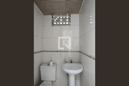 Casa de condomínio para alugar com 250m², 4 quartos e 1 vagaBanheiro de Serviço