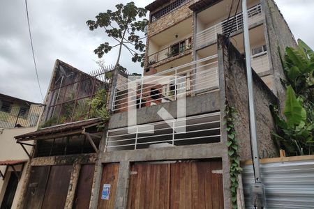 Casa de condomínio para alugar com 250m², 4 quartos e 1 vaga Casa de condomínio para alugar com 250m², 4 quartos e 1 vagaFachada e placa