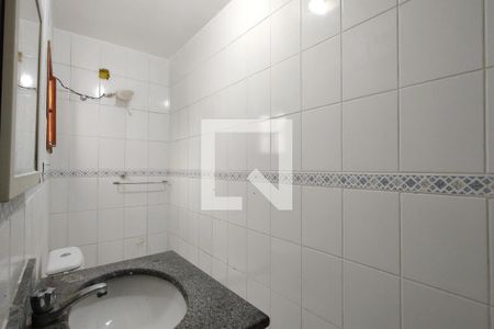 Casa de condomínio para alugar com 250m², 4 quartos e 1 vaga Casa de condomínio para alugar com 250m², 4 quartos e 1 vagaBanheiro Social
