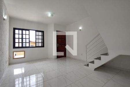 Sala de casa de condomínio para alugar com 4 quartos, 250m² em Pechincha, Rio de Janeiro