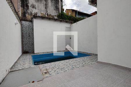 Casa de condomínio para alugar com 250m², 4 quartos e 1 vaga Casa de condomínio para alugar com 250m², 4 quartos e 1 vagaTerraço