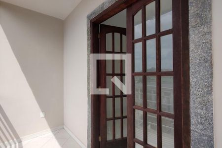 Casa de condomínio para alugar com 250m², 4 quartos e 1 vaga Casa de condomínio para alugar com 250m², 4 quartos e 1 vagaVaranda do Quarto 1