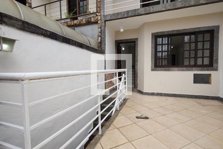 Casa de condomínio para alugar com 250m², 4 quartos e 1 vaga Casa de condomínio para alugar com 250m², 4 quartos e 1 vagaFachada da casa