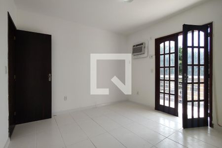 Quarto 1 de casa de condomínio para alugar com 4 quartos, 250m² em Pechincha, Rio de Janeiro