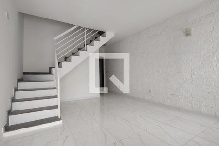 Sala de casa de condomínio para alugar com 4 quartos, 250m² em Pechincha, Rio de Janeiro