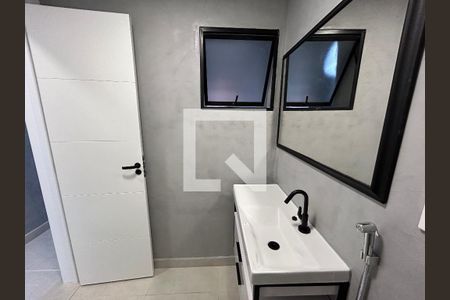 Banheiro de apartamento para alugar com 2 quartos, 63m² em Perdizes, São Paulo