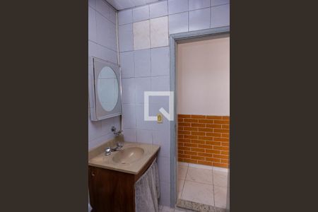 Casa à venda com 600m², 4 quartos e 2 vagas Casa à venda com 600m², 4 quartos e 2 vagasBanheiro