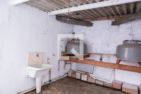 Casa à venda com 600m², 4 quartos e 2 vagas Casa à venda com 600m², 4 quartos e 2 vagasÁrea de Serviço