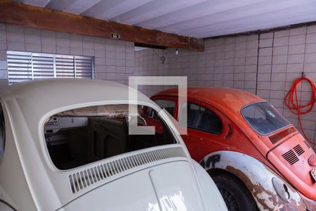 Casa à venda com 600m², 4 quartos e 2 vagas Casa à venda com 600m², 4 quartos e 2 vagasGaragem