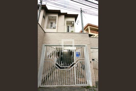 Casa à venda com 88m², 2 quartos e 2 vagas Casa à venda com 88m², 2 quartos e 2 vagasFachada