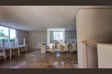 Apartamento à venda com 117m², 3 quartos e 3 vagas Apartamento à venda com 117m², 3 quartos e 3 vagasÁrea comum - Salão de festas