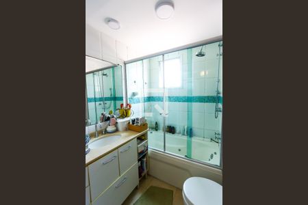 Apartamento à venda com 117m², 3 quartos e 3 vagas Apartamento à venda com 117m², 3 quartos e 3 vagasBanheiro da Suíte 2