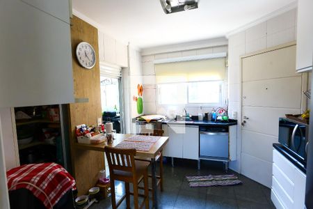 Apartamento à venda com 117m², 3 quartos e 3 vagas Apartamento à venda com 117m², 3 quartos e 3 vagascozinha