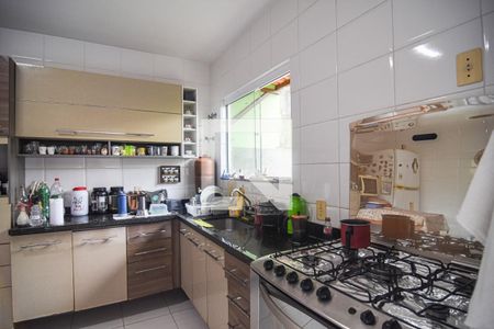 Casa à venda com 132m², 3 quartos e 2 vagasCozinha