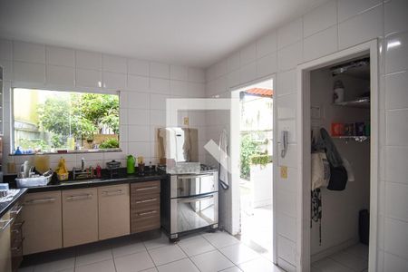Casa à venda com 132m², 3 quartos e 2 vagasCozinha