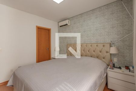 Casa de condomínio à venda com 150m², 4 quartos e 4 vagas Casa de condomínio à venda com 150m², 4 quartos e 4 vagasSuíte