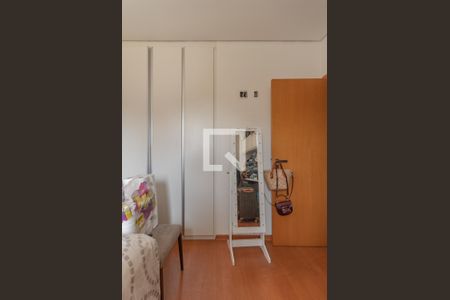 Casa de condomínio à venda com 150m², 4 quartos e 4 vagas Casa de condomínio à venda com 150m², 4 quartos e 4 vagasQuarto 1