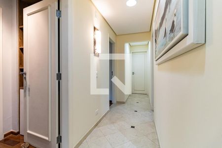 Apartamento para alugar com 210m², 4 quartos e 3 vagas Apartamento para alugar com 210m², 4 quartos e 3 vagasCorredor
