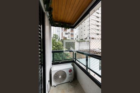 Apartamento para alugar com 210m², 4 quartos e 3 vagas Apartamento para alugar com 210m², 4 quartos e 3 vagasVaranda da Suíte 1