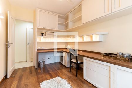 Apartamento para alugar com 210m², 4 quartos e 3 vagas Apartamento para alugar com 210m², 4 quartos e 3 vagasQuarto 4