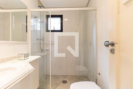 Apartamento para alugar com 210m², 4 quartos e 3 vagas Apartamento para alugar com 210m², 4 quartos e 3 vagasBanheiro da Suíte 2