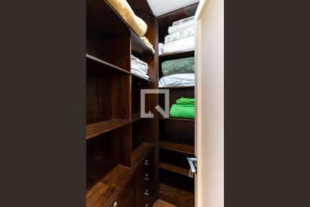 Apartamento para alugar com 210m², 4 quartos e 3 vagas Apartamento para alugar com 210m², 4 quartos e 3 vagasCorredor