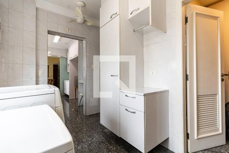 Apartamento para alugar com 210m², 4 quartos e 3 vagas Apartamento para alugar com 210m², 4 quartos e 3 vagasLavanderia