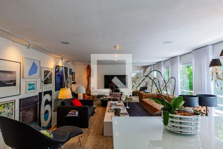 Casa para alugar com 340m², 3 quartos e 2 vagasSala 