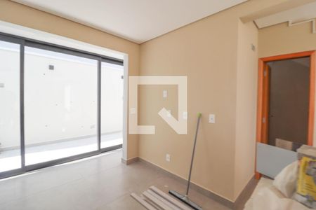 Casa à venda com 168m², 3 quartos e 2 vagas Casa à venda com 168m², 3 quartos e 2 vagasÁrea de Serviço