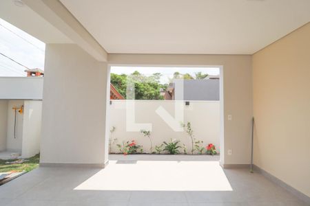 Casa à venda com 168m², 3 quartos e 2 vagas Casa à venda com 168m², 3 quartos e 2 vagasGaragem