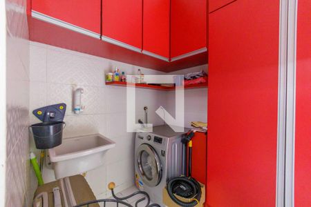 Casa de condomínio à venda com 1250m², 4 quartos e 6 vagas Casa de condomínio à venda com 1250m², 4 quartos e 6 vagasÁrea de Serviço