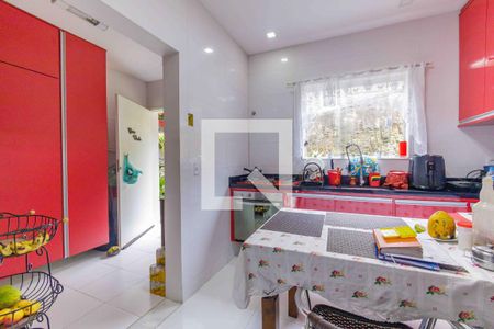 Casa de condomínio à venda com 1250m², 4 quartos e 6 vagas Casa de condomínio à venda com 1250m², 4 quartos e 6 vagasCozinha