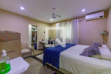 Casa de condomínio à venda com 1250m², 4 quartos e 6 vagas Casa de condomínio à venda com 1250m², 4 quartos e 6 vagasSuíte 2