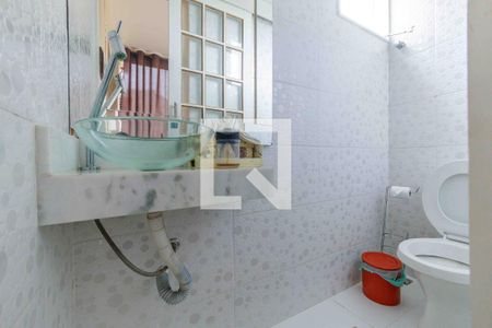 Casa de condomínio à venda com 1250m², 4 quartos e 6 vagas Casa de condomínio à venda com 1250m², 4 quartos e 6 vagasLavabo