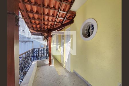 Casa à venda com 399m², 3 quartos e 2 vagas Casa à venda com 399m², 3 quartos e 2 vagasTerraço