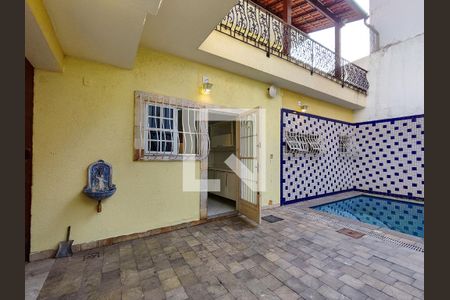 Casa à venda com 399m², 3 quartos e 2 vagas Casa à venda com 399m², 3 quartos e 2 vagasQuintal