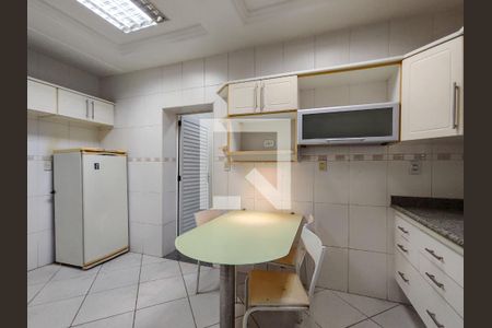 Casa à venda com 399m², 3 quartos e 2 vagas Casa à venda com 399m², 3 quartos e 2 vagasCozinha