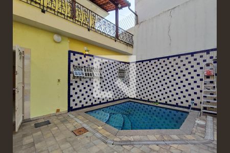 Casa à venda com 399m², 3 quartos e 2 vagas Casa à venda com 399m², 3 quartos e 2 vagasPiscina