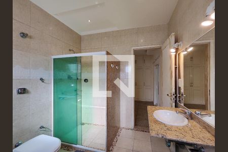 Casa à venda com 399m², 3 quartos e 2 vagas Casa à venda com 399m², 3 quartos e 2 vagasBanheiro da Suíte