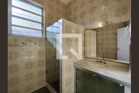 Casa à venda com 399m², 3 quartos e 2 vagas Casa à venda com 399m², 3 quartos e 2 vagasBanheiro Corredor