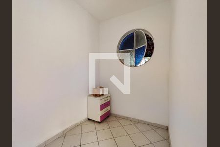 Casa à venda com 399m², 3 quartos e 2 vagas Casa à venda com 399m², 3 quartos e 2 vagasQuarto de Serviço