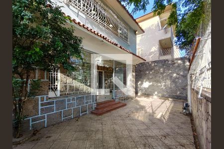 Casa à venda com 399m², 3 quartos e 2 vagas Casa à venda com 399m², 3 quartos e 2 vagasÁrea Externa
