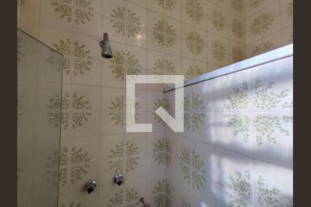 Casa à venda com 399m², 3 quartos e 2 vagas Casa à venda com 399m², 3 quartos e 2 vagasBanheiro Corredor