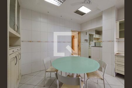 Casa à venda com 399m², 3 quartos e 2 vagas Casa à venda com 399m², 3 quartos e 2 vagasCozinha