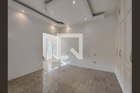 Casa à venda com 399m², 3 quartos e 2 vagas Casa à venda com 399m², 3 quartos e 2 vagasSuíte