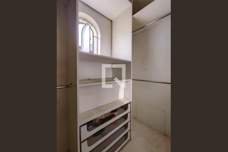 Casa à venda com 399m², 3 quartos e 2 vagas Casa à venda com 399m², 3 quartos e 2 vagasCloset da suíte